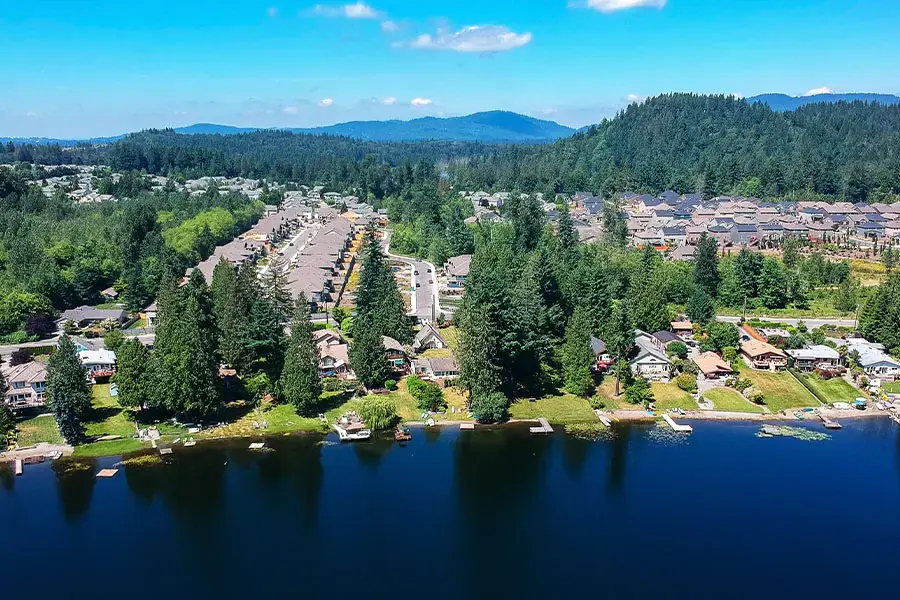 Residential area by the lake in Renton, WA, on a clear day.